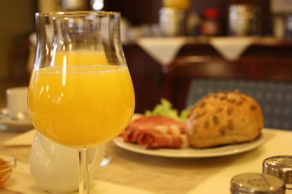 Hotel Senator 3*